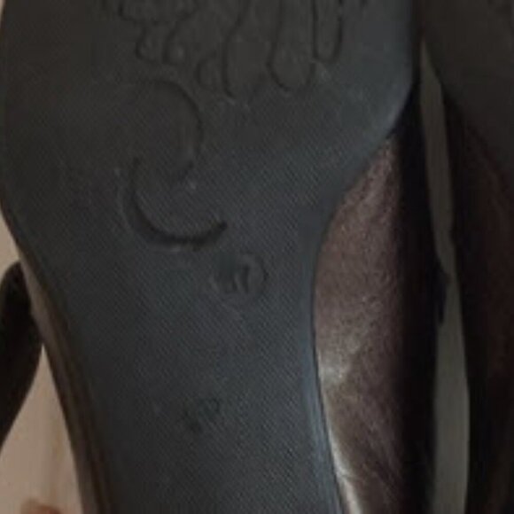 Ombelle Brown Leather Heels, Size 37, Wing Tip & Buckle Detail, Made in France - Picture 16 of 16